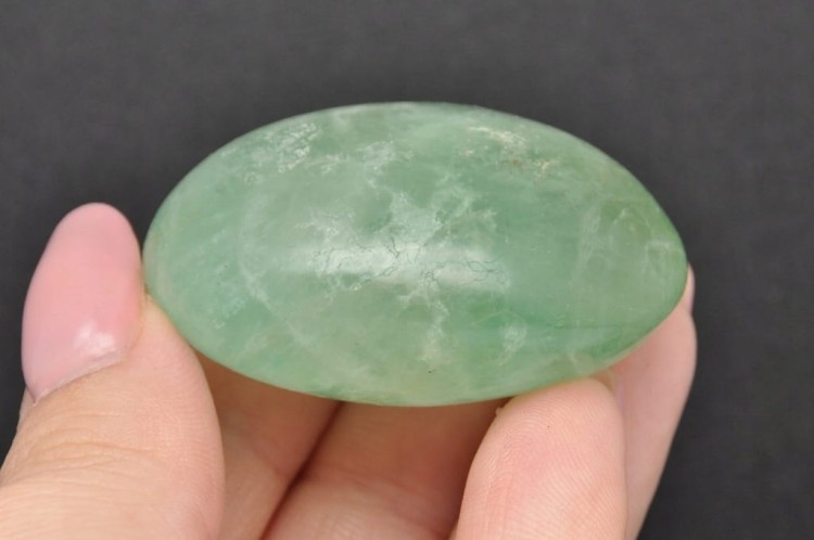 * FLUORYT MADAGASKAR DO MASAŻU INTERESUJĄCY MINERAŁ NR FG08 *