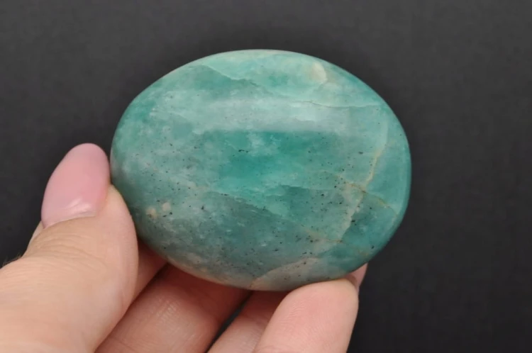 * AMAZONIT MADAGASKAR SZLIFOWANY ZACHWYCAJĄCY MINERAŁ DO MASAŻU NR APG08 *