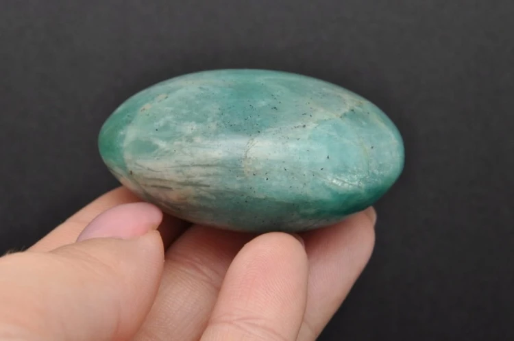 * AMAZONIT MADAGASKAR SZLIFOWANY ZACHWYCAJĄCY MINERAŁ DO MASAŻU NR APG08 *