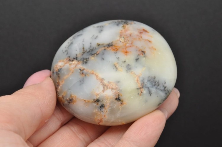 * OPAL DENDRYCZNY, DENDRYTOWY MADAGASKAR IDEALNY DO MASAŻU KOLOROWY GOD05 *