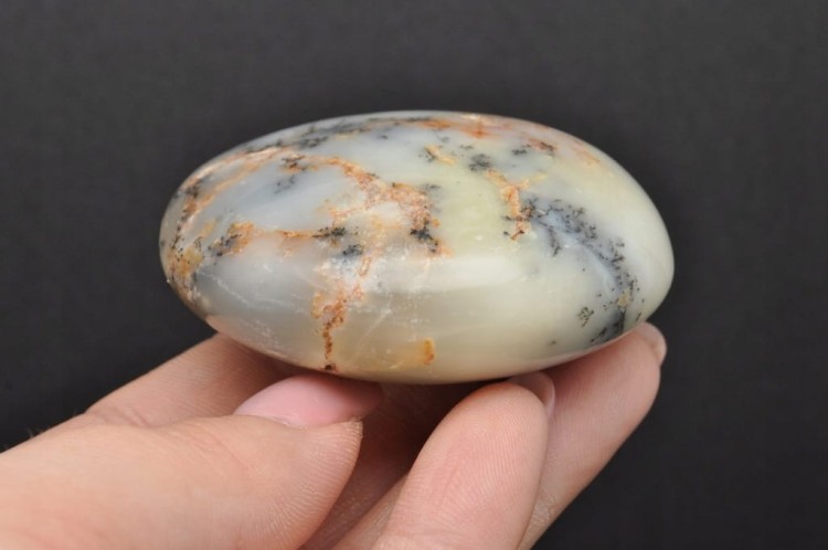 * OPAL DENDRYCZNY, DENDRYTOWY MADAGASKAR IDEALNY DO MASAŻU KOLOROWY GOD05 *