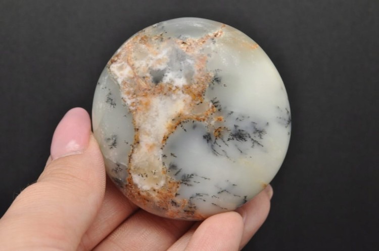 * OPAL DENDRYCZNY, DENDRYTOWY MADAGASKAR IDEALNY DO MASAŻU KOLOROWY GOD05 *