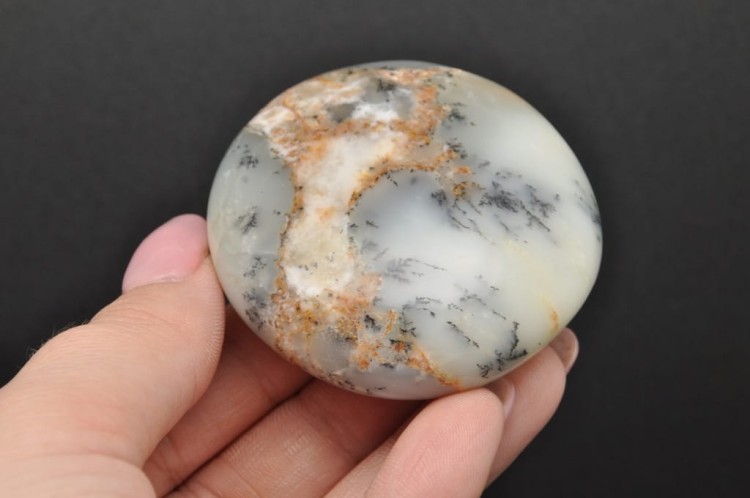 * OPAL DENDRYCZNY, DENDRYTOWY MADAGASKAR IDEALNY DO MASAŻU KOLOROWY GOD05 *