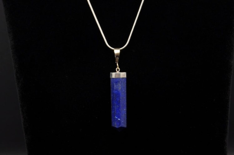 * LAPIS LAZULI ZAWIESZKA NIEBIESKI OKAZ Z BŁYSZCZĄCYMI DROBINAMI NR 10 *