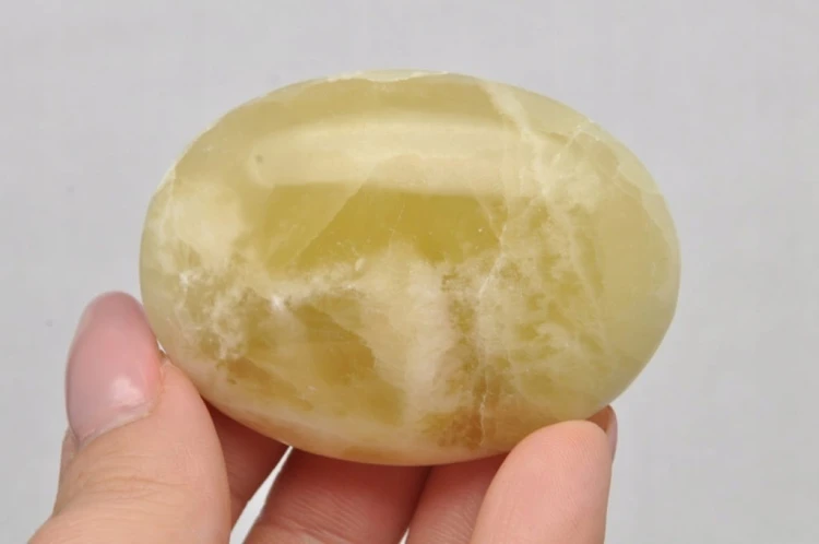 * KALCYT ŻÓŁTY PAKISTAN NATURALNY CIEKAWA BARWA ŻÓŁTY MINERAŁ NR GKŻ01 *