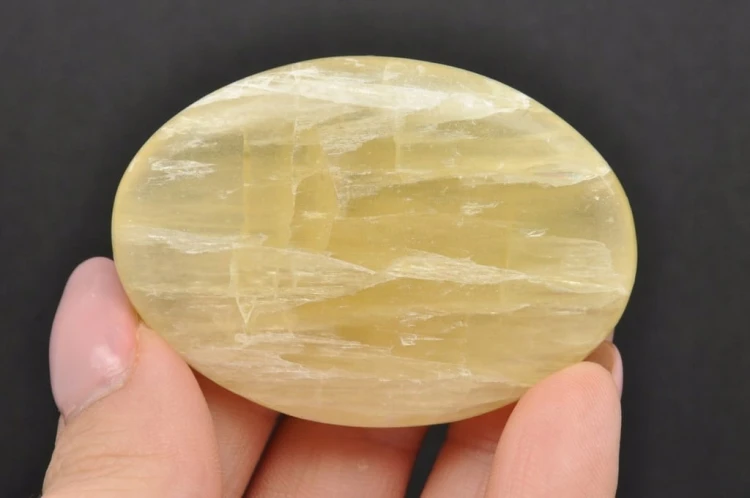 * KALCYT ŻÓŁTY PAKISTAN PŁASKI MINERAŁ NATURALNY DOBRA JAKOŚĆ NR GKŻ02 *