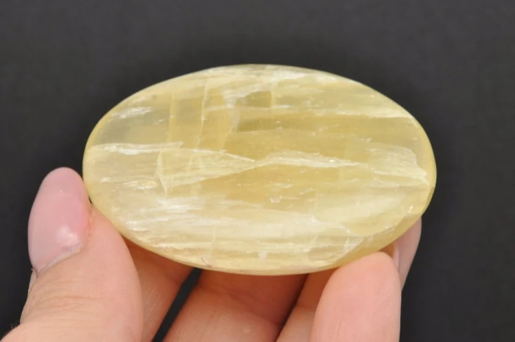 * KALCYT ŻÓŁTY PAKISTAN PŁASKI MINERAŁ NATURALNY DOBRA JAKOŚĆ NR GKŻ02 *