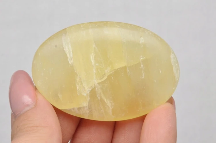 * KALCYT ŻÓŁTY PAKISTAN FANTASTYCZNY MINERAŁ DO DEKORACJI NR GKŻ03 *