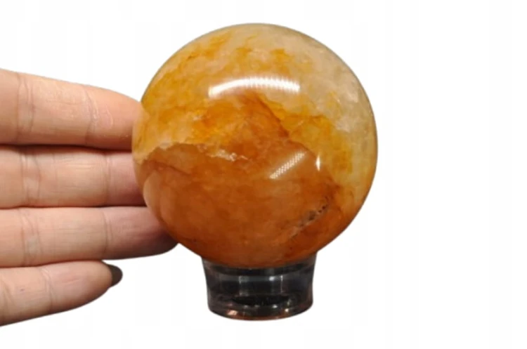 * KWARC Z LIMONITEM MADAGASKAR ŚLICZNA KULA O POMARAŃCZOWYM KOLORZE NR 2 *