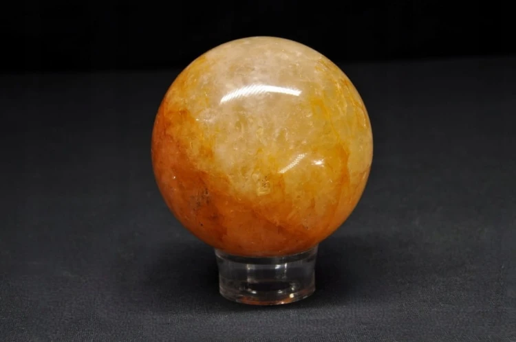 * KWARC Z LIMONITEM MADAGASKAR ŚLICZNA KULA O POMARAŃCZOWYM KOLORZE NR 2 *