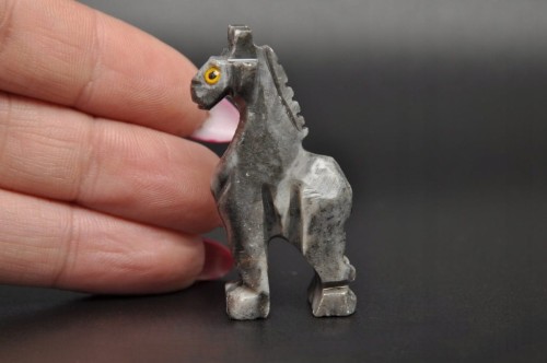 * STEATYT KAMIEŃ MYDLANY PERU FIGURKA ŻYRAFA SŁODKA POLEROWANA FIGURKA 17 *