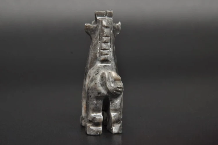 * STEATYT KAMIEŃ MYDLANY PERU FIGURKA ŻYRAFA SŁODKA POLEROWANA FIGURKA 17 *