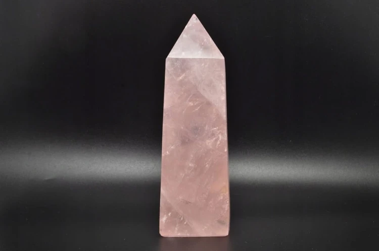 * KWARC RÓŻOWY MADAGASKAR PRZEPIĘKNA RÓŻOWA BARWA SUPER JAKOŚĆ OBELISK NR 3