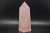 * KWARC RÓŻOWY MADAGASKAR PRZEPIĘKNA RÓŻOWA BARWA SUPER JAKOŚĆ OBELISK NR 3