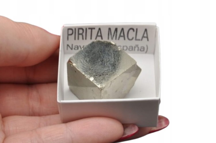 * KOSTKA PIRYTU HISZPANIA NATURALNY OKAZ INTERESUJĄCY CIEKAWY KSZTAŁT NR 9