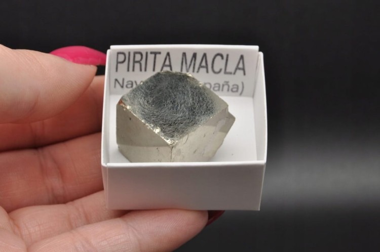 * KOSTKA PIRYTU HISZPANIA NATURALNY OKAZ INTERESUJĄCY CIEKAWY KSZTAŁT NR 9
