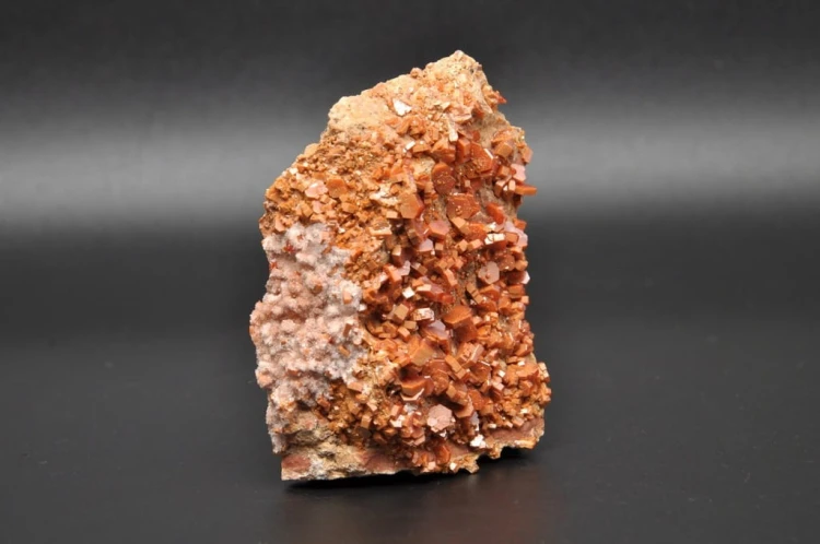* WANADYNIT MAROKO ŚLICZNY MINERAŁ SUROWY STOJĄCY OKAZ NR 3 *