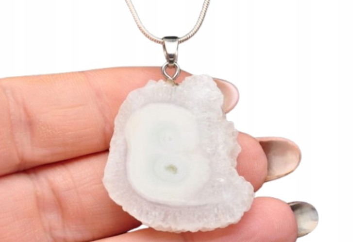 * CHALCEDON BRAZYLIA UROCZA ATRAKCYJNA ZAWIESZKA JASNA BARWA NR 6 *