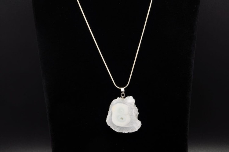* CHALCEDON BRAZYLIA UROCZA ATRAKCYJNA ZAWIESZKA JASNA BARWA NR 6 *
