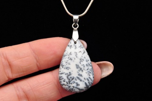 * OPAL DENDRYTOWY KAMIEŃ NATURALNY ZAWIESZKA W KSZTAŁCIE ŁEZKI NR 11 *
