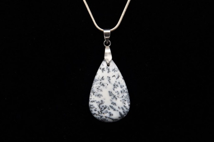 * OPAL DENDRYTOWY KAMIEŃ NATURALNY ZAWIESZKA W KSZTAŁCIE ŁEZKI NR 11 *