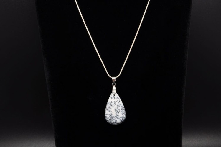 * OPAL DENDRYTOWY KAMIEŃ NATURALNY ZAWIESZKA W KSZTAŁCIE ŁEZKI NR 11 *