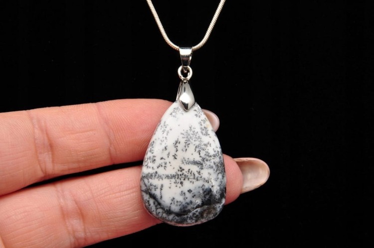 * OPAL DENDRYTOWY ZAWIESZKA KAMIEŃ NATURALNY EFEKTOWNY WZÓR NR 5 *