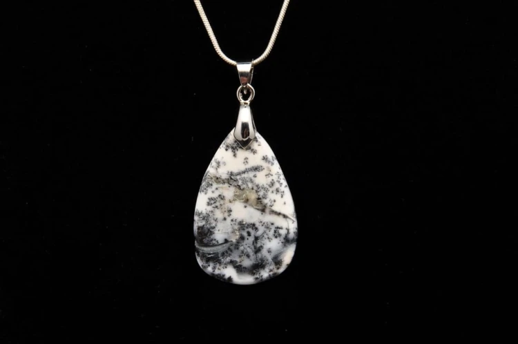 * OPAL DENDRYTOWY ZAWIESZKA KAMIEŃ NATURALNY EFEKTOWNY WZÓR NR 5 *