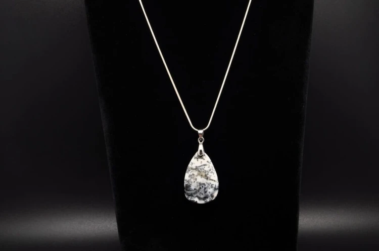 * OPAL DENDRYTOWY ZAWIESZKA KAMIEŃ NATURALNY EFEKTOWNY WZÓR NR 5 *