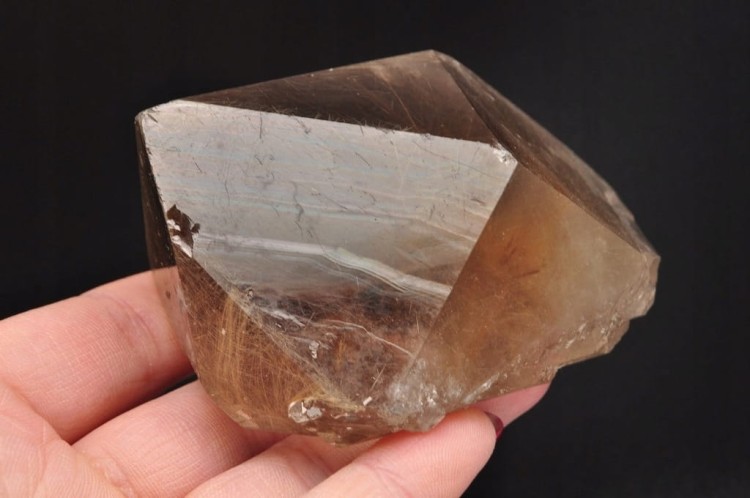 * KWARC Z RUTYLEM ŚLICZNY MINERAŁ ZJAWISKOWE INKLUZJE RUTYLU NR 1 *