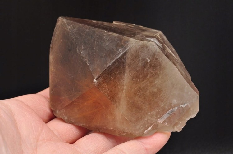 * KWARC Z RUTYLEM ŚLICZNY MINERAŁ ZJAWISKOWE INKLUZJE RUTYLU NR 1 *