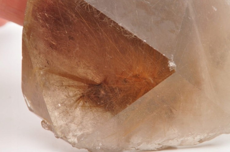 * KWARC Z RUTYLEM ŚLICZNY MINERAŁ ZJAWISKOWE INKLUZJE RUTYLU NR 1 *