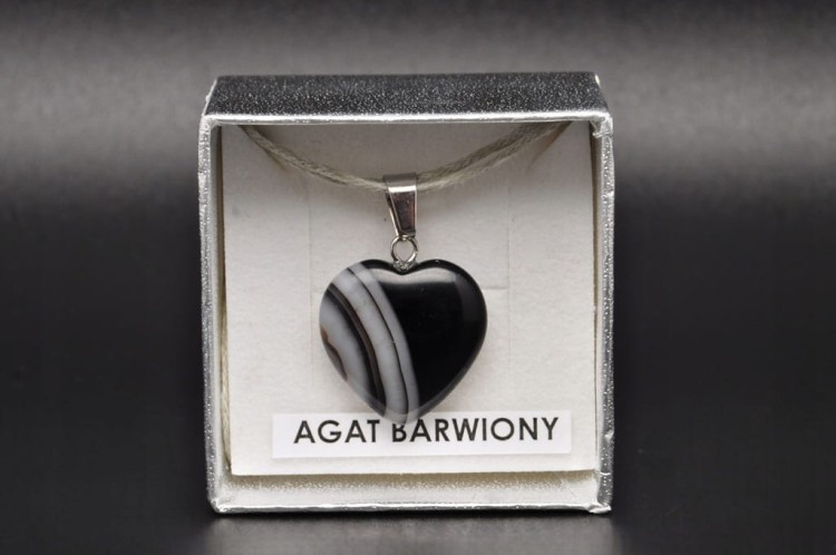 * AGAT ZAWIESZKA SERCE CZARNA BARWA ELEGANCKA BIŻUTERIA NA CO DZIEŃ NR 43 *
