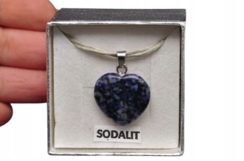* SODALIT NATURALNY MINERAŁ ZAWIESZKA SERCE WYJĄTKOWY KAMIEŃ JAKO OZDOBA 62