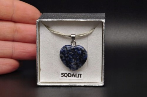 * SODALIT NATURALNY MINERAŁ ZAWIESZKA SERCE WYJĄTKOWY KAMIEŃ JAKO OZDOBA 62