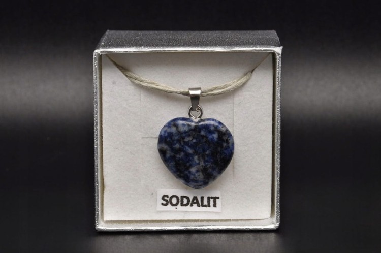 * SODALIT NATURALNY MINERAŁ ZAWIESZKA SERCE WYJĄTKOWY KAMIEŃ JAKO OZDOBA 62