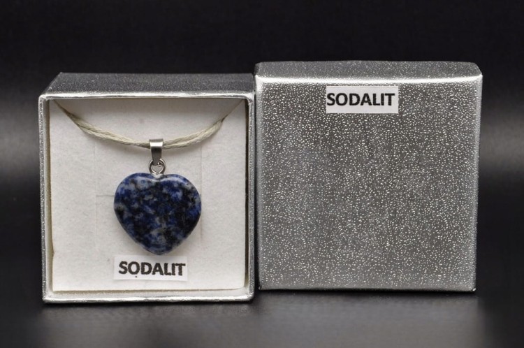 * SODALIT NATURALNY MINERAŁ ZAWIESZKA SERCE WYJĄTKOWY KAMIEŃ JAKO OZDOBA 62