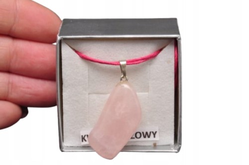* KWARC RÓŻOWY ŚLICZNA ZAWIESZKA CIEKAWY KSZTAŁT ELEGANCKI NASZYJNIK NR 50