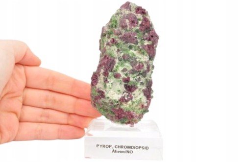 * PIROP CHROMODIOPSYD RZADKI MINERAŁ NA PODSTAWKU NR 1*