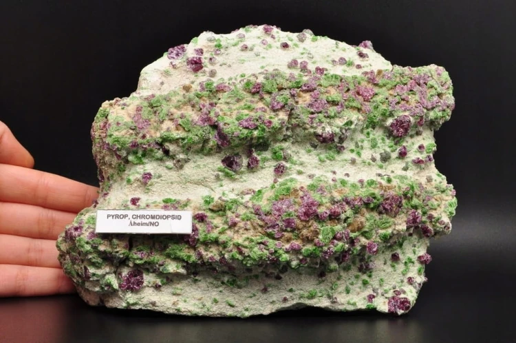 * PIROP CHROMODIOPSYD INTERESUJĄCY DUŻY OKAZ 3,5 KG DOSKONAŁY DO KOLEKCJI *