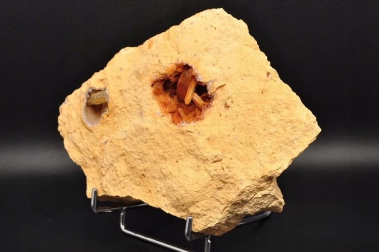 * KWARC W RYOLICIE DWIE GEODY KWARCOWE WĘGRY NATURALNY MINERAŁ NR 2 *