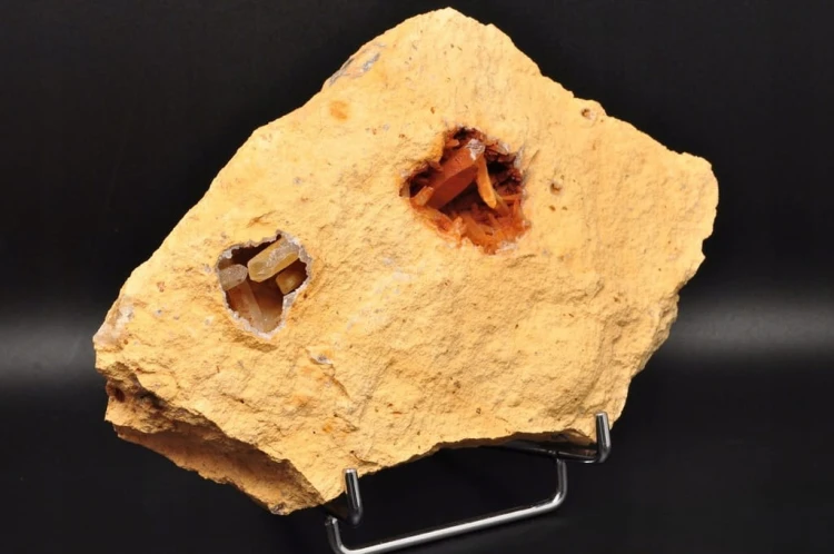 * KWARC W RYOLICIE DWIE GEODY KWARCOWE WĘGRY NATURALNY MINERAŁ NR 2 *