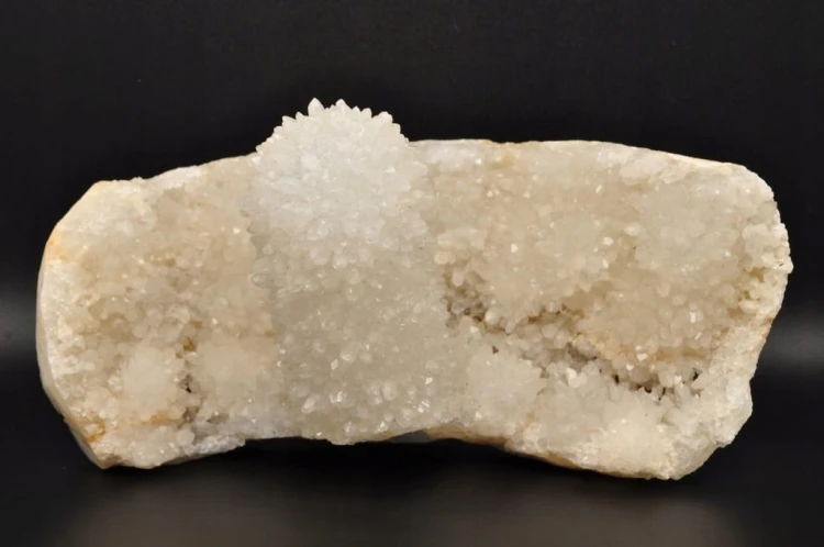 * CHALCEDON BRAZYLIA NATURALNY MINERAŁ INTERESUJĄCY KSZTAŁT DUŻY OKAZ NR 1