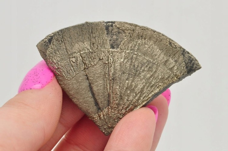 * SŁOŃCE PIRYTOWE USA NATURALNY MINERAŁ ZŁOTY KOLOR DOBRA JAKOŚĆ NR 4 *