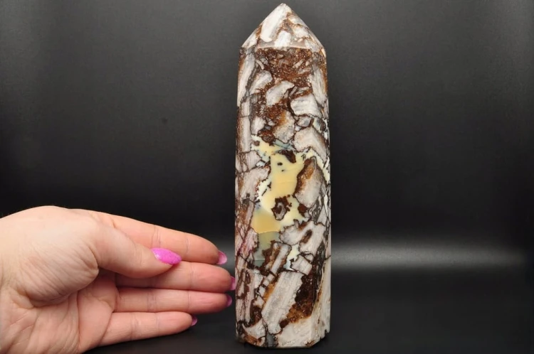 * CHALCEDON OPAL BREKCJA PIĘKNY OBELISK CIEKAWE POŁĄCZENIE MINERAŁÓW NR 1 *