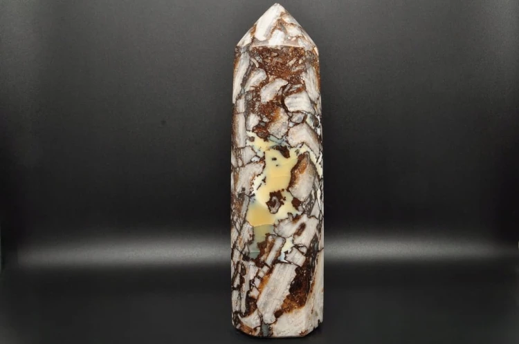 * CHALCEDON OPAL BREKCJA PIĘKNY OBELISK CIEKAWE POŁĄCZENIE MINERAŁÓW NR 1 *