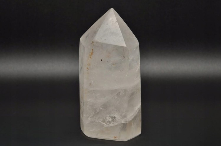 * KRYSZTAŁ GÓRSKI OBELISK WIEŻA SZLIFOWANA BEZBARWNY MINERAŁ NR 7 *