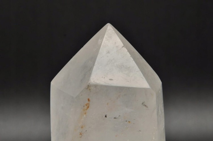 * KRYSZTAŁ GÓRSKI OBELISK WIEŻA SZLIFOWANA BEZBARWNY MINERAŁ NR 7 *