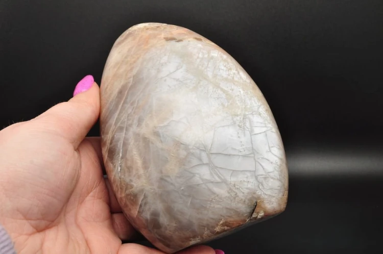 * KAMIEŃ SŁONECZNY MADAGASKAR PRZEŚLICZNY BŁYSK ŚWIETNY POŁYSK MINERAŁ NR 5
