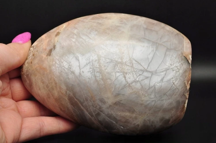 * KAMIEŃ SŁONECZNY MADAGASKAR PRZEŚLICZNY BŁYSK ŚWIETNY POŁYSK MINERAŁ NR 5